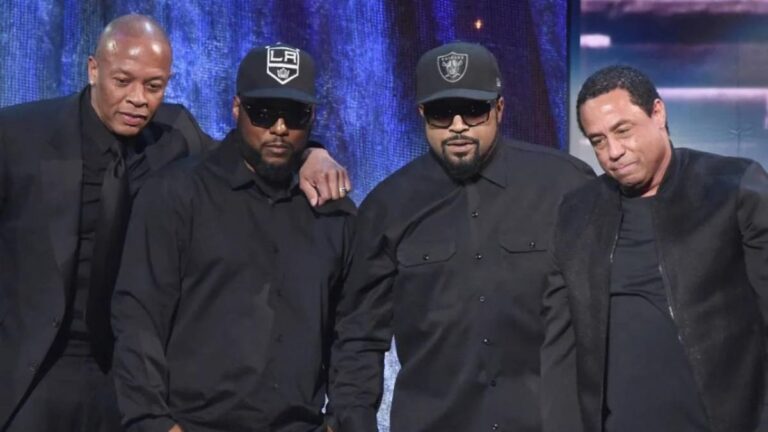 Ice Cube explique l&rsquo;absence du Dr Dre alors que NWA accepte le prix pour l&rsquo;ensemble de sa carrière