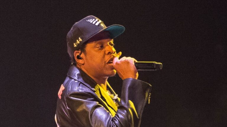JAY-Z organise la soirée du Super Bowl sportif de Roc Nation avec des stars