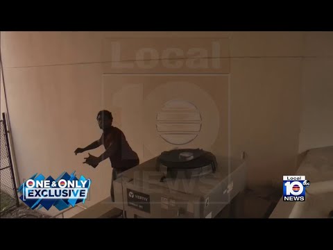 Vidéo Youtube - Kodak Black jette des pierres sur un photographe et menace de frapper un journaliste après sa libération en prison