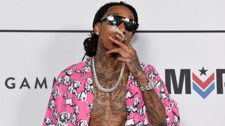 Wiz Khalifa montre un saut « tueur » après avoir été entraîné par un entraîneur de la NBA