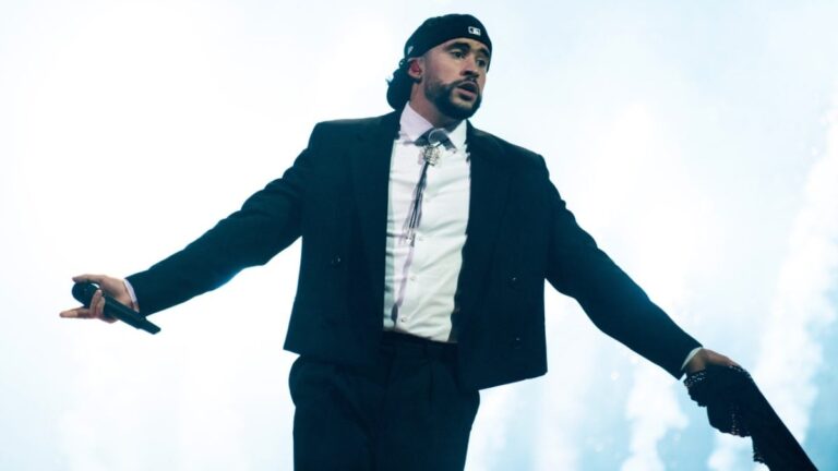 Bad Bunny poursuit un fan pour avoir publié en ligne des séquences de concerts en direct
