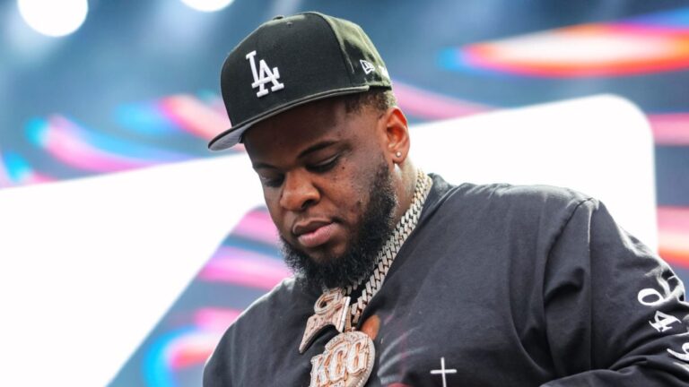 Maxo Kream rend hommage à son défunt père avec une nouvelle chanson : « Je devais enlever ça de ma poitrine »