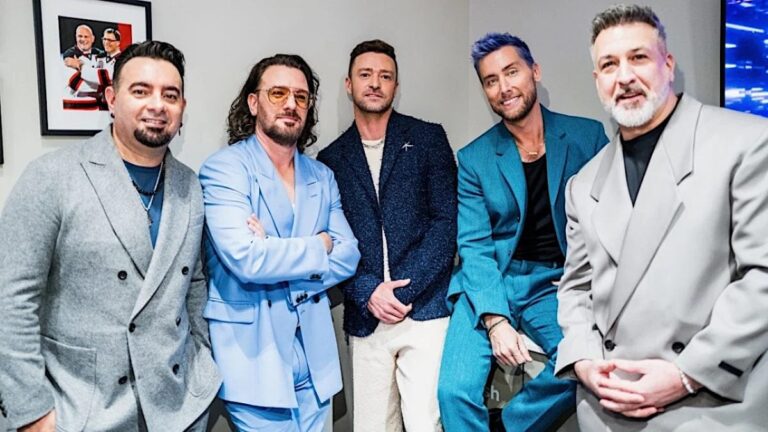 Justin Timberlake retrouve NSYNC pour sa première représentation depuis plus d'une décennie