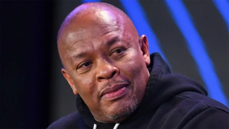 Le Dr Dre partage l'histoire d'une période difficile après un anévrisme de 2021 : « J'ai eu trois accidents vasculaires cérébraux »