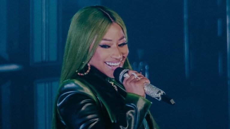 Nicki Minaj fait ressortir les héros de sa ville natale lors d'un concert à Philadelphie