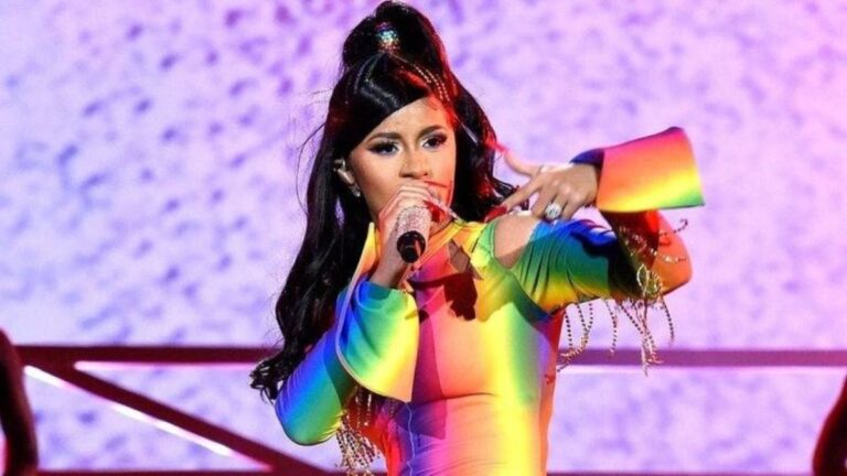 Cardi B en a marre d'être traitée de « Mexicaine » : « Tu n'effaceras pas ma nationalité »