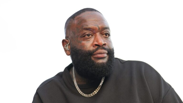 Rick Ross accusé d'avoir menti sur son passé d'agent correctionnel : « Il a dit qu'il n'avait fait que 4 mois »
