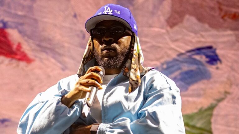 Le « bon enfant, mAAd city » de Kendrick Lamar remonte dans le top 20 du Billboard 200