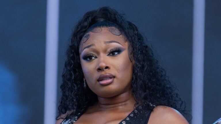 Megan Thee Stallion dit que se sentir « détestée par tout le monde » a inspiré le « sifflement »
