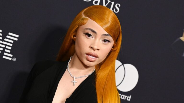 Ice Spice applaudit au montage « Y2K » d'un fan tout en répondant au contrecoup de la couverture de l'album