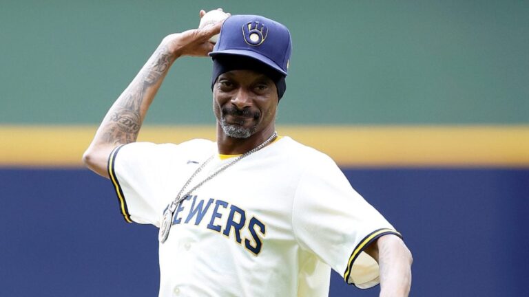 Snoop Dogg livre un commentaire hilarant sur la marque lors d'un match de baseball professionnel