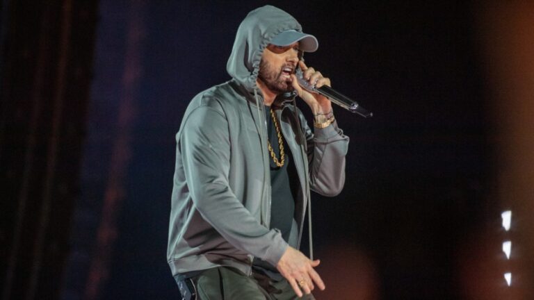 « Houdini » d'Eminem en tête du classement des singles britanniques pour la deuxième semaine consécutive