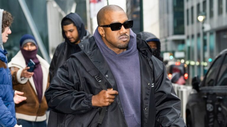 Kanye West arrive en studio avec l'un de ses rappeurs préférés du moment