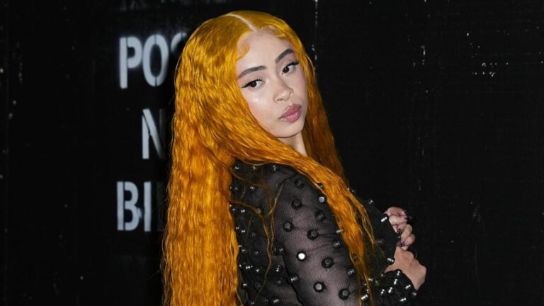 La manager d'Ice Spice explique comment elle possède Masters & Publishing : « Dieu merci, elle a écouté »