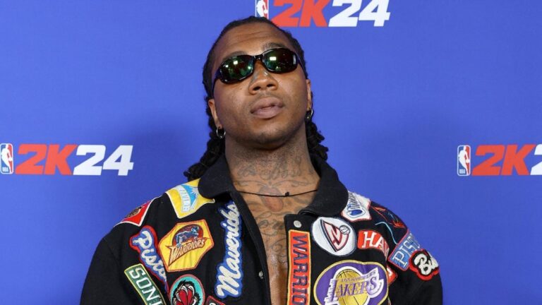 Lil B bénit la course au championnat NBA des Boston Celtics