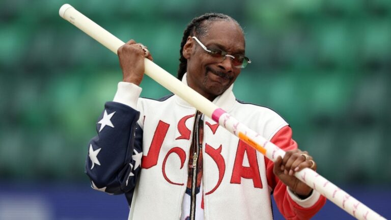 Snoop Dogg court le 200 m sprint aux essais olympiques : '34,44 pour un homme de 52 ans ?  Ce n'est pas mal'