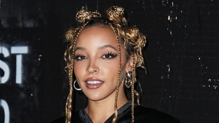 Tinashe ombrage son ancien label après un succès « méchant » : « Je sais qu'ils bâillonnent »
