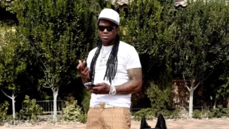 BG devra remettre toutes les nouvelles paroles à l'agent de probation