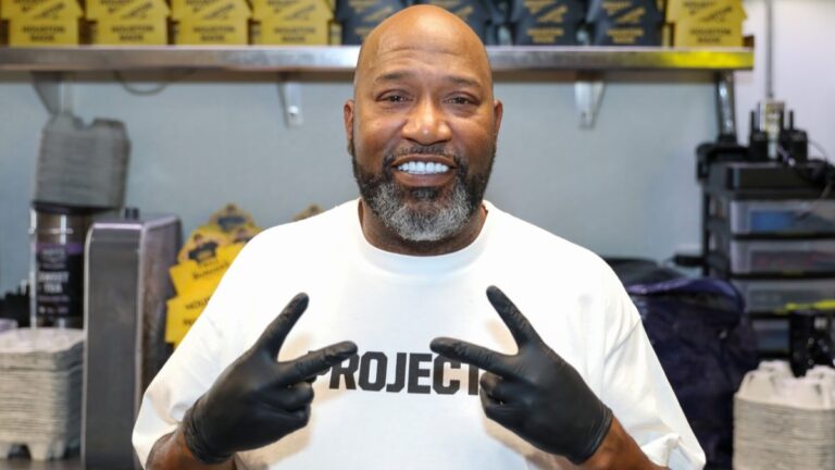 Bun B offre plus de 1 500 hamburgers Trill à Houston après l'ouragan Beryl
