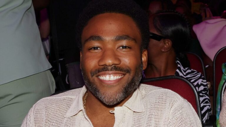 Donald Glover explique pourquoi il abandonne le nom de « Childish Gambino »
