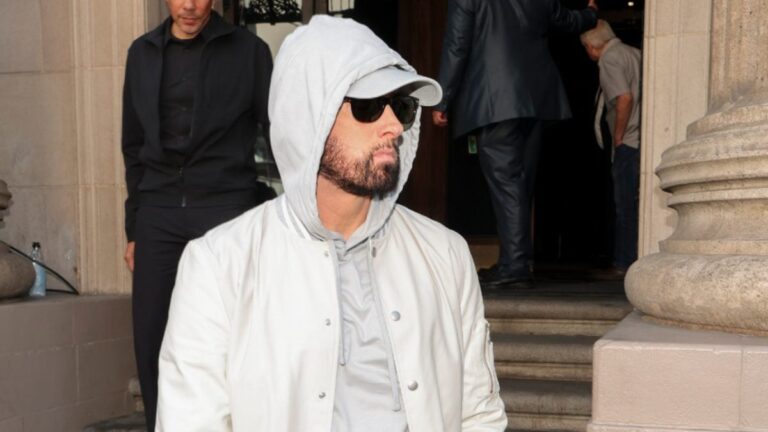 Eminem se lance dans la tendance « Hawk Tuah » avec un nouveau teaser « Death Of Slim Shady »