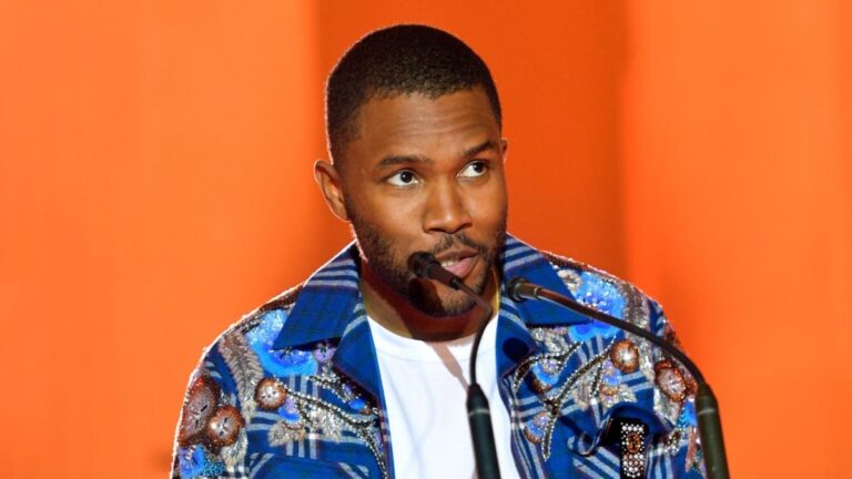 Frank Ocean travaille sur de nouveaux morceaux avec le producteur de « Blonde » Michael Uzowuru