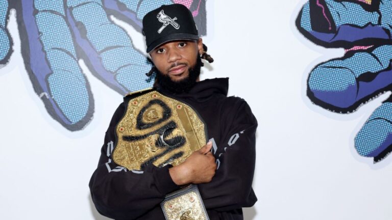 Metro Boomin montre ses talents d'acteur dans une publicité de la WWE avec le morceau « We Don't Trust You »