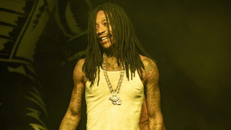 Wiz Khalifa s'excuse après son arrestation pour possession de drogue lors d'un festival roumain