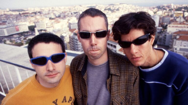 Adam Yauch des Beastie Boys voulait faire une tournée sous-marine : « Il y a vraiment pensé »
