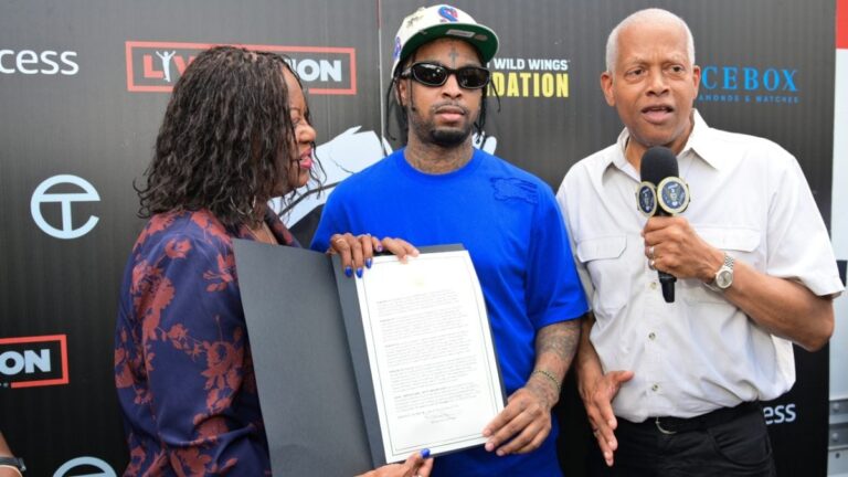 21 Savage honoré avec sa propre journée dans le comté de DeKalb lors de la campagne de rentrée scolaire