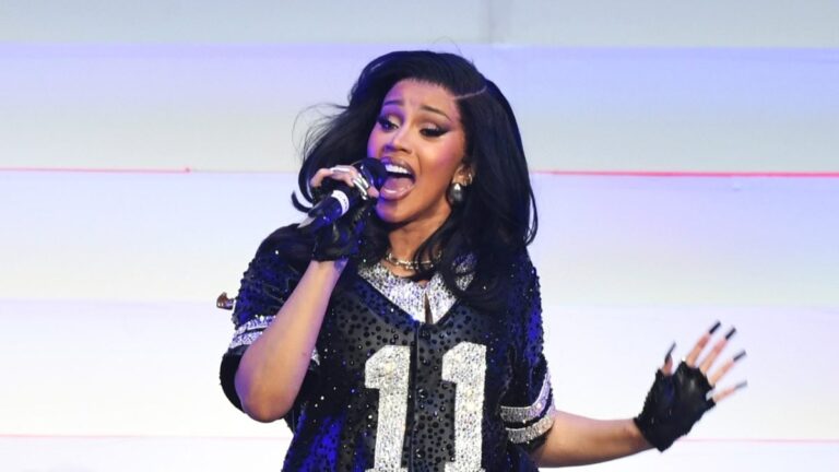 Cardi B aborde les problèmes de sécurité après une sortie en solo à New York : « J'ai toujours quelque chose sur moi »