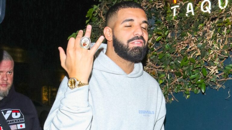 Drake partage « 100 concerts » de musique, de vidéos et de photos gratuitement