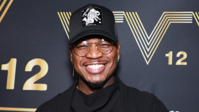 Ne-Yo honoré avec sa propre journée et la clé de Las Vegas lors de son spectacle de résidence
