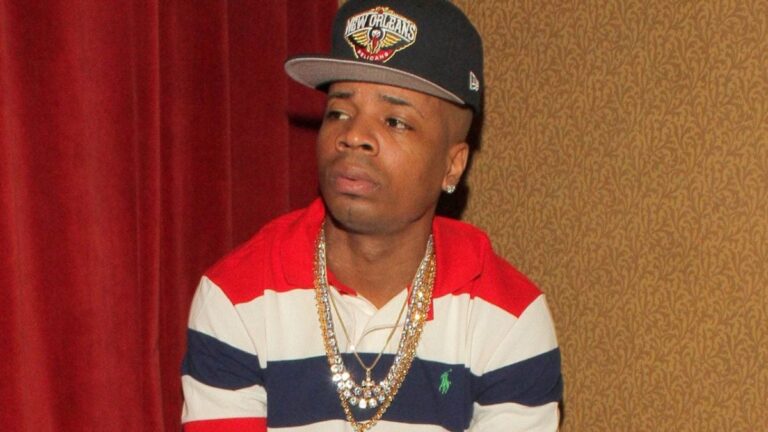 Plies pense qu'Elon Musk a acheté Twitter avec un objectif politique en tête