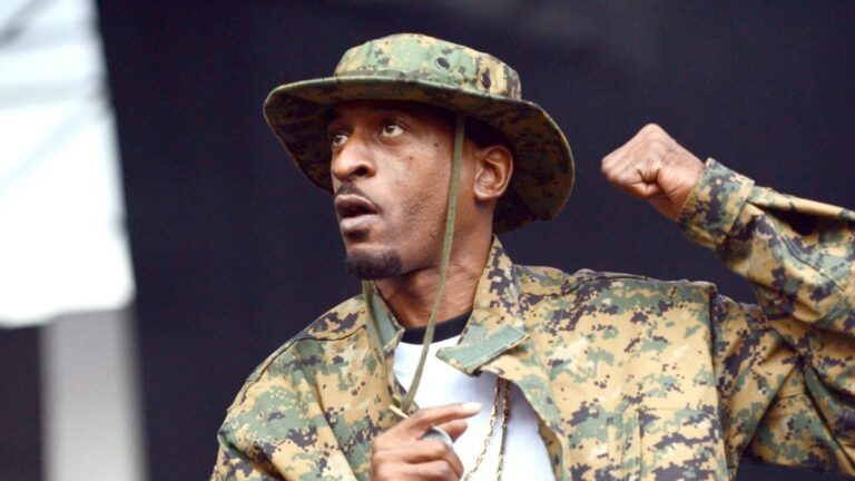 Rakim s'en prend à la foule qui lui a jeté des bouteilles lors du festival Juggalos d'Insane Clown Posse