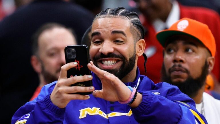 Tous les moments forts du contenu de « 100 Gigs For Your Headtop » de Drake