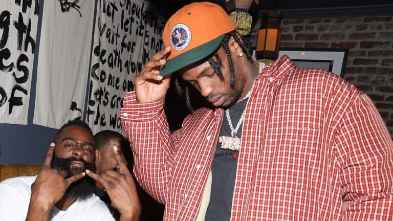 Travis Scott adresse un toast d'anniversaire à James Harden : « Le meilleur ami de tous les temps »