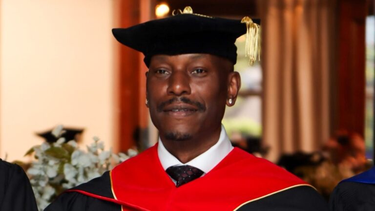 Tyrese célèbre l'obtention de son doctorat : « Le Dr Gibson est là »