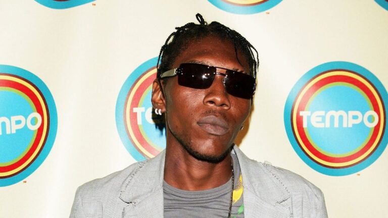 Vybz Kartel montre son nouveau dévouement pour la santé dans une vidéo d'entraînement