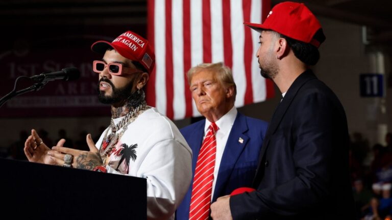 Anuel AA s'exprime lors d'un rassemblement de Donald Trump : « Tous les Portoricains, votons pour Trump »