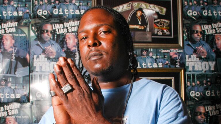 Le rappeur Lil Troy, qui a joué dans « Wanna Be A Baller », se bat pour sa vie après une crise cardiaque