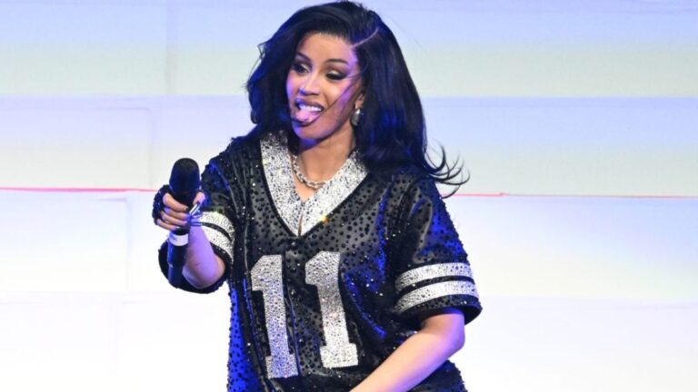 Cardi B dévoile son corps post-accouchement à peine deux semaines après la naissance de son troisième enfant
