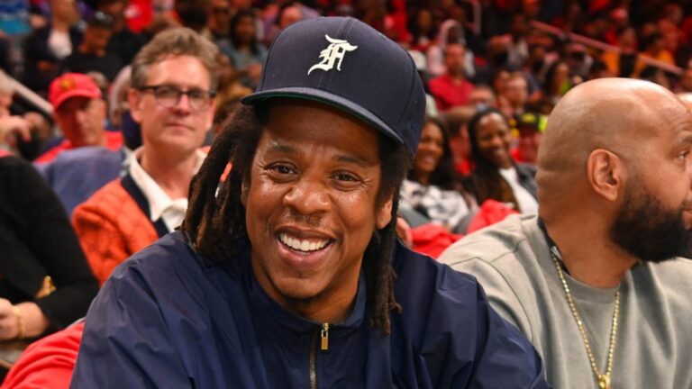 Jay-Z prend une décision concernant le spectacle de mi-temps du Super Bowl « chaque année », déclare le producteur exécutif