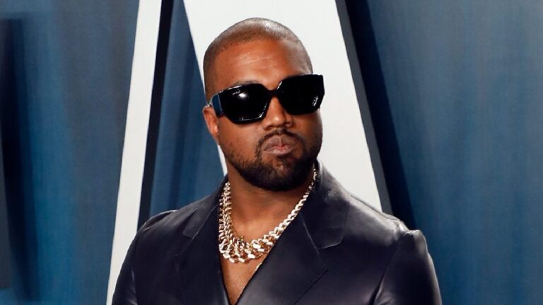 Kanye West montre son soutien à la Palestine lors du concert chinois des « Vautours »