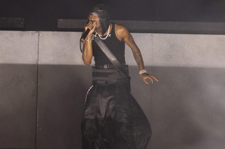La fête d'anniversaire de Playboi Carti interrompue par la police de New York : « Ils m'ont dit qu'ils m'enfermeraient »