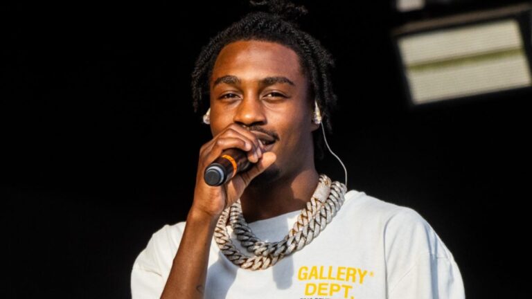 Lil Tjay n'a pas été arrêté dans le cadre d'une inculpation fédérale pour gang, selon son avocat
