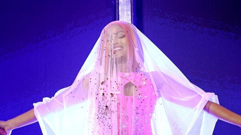 Nicki Minaj fait une offre généreuse à un fan déçu par l'expérience de la tournée Pink Friday 2