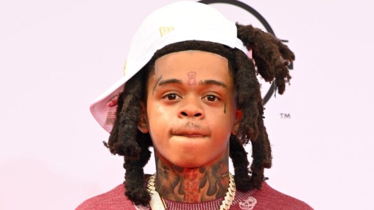 SpotemGottem étourdit les fans avec un nouveau look radical sur une photo de prison