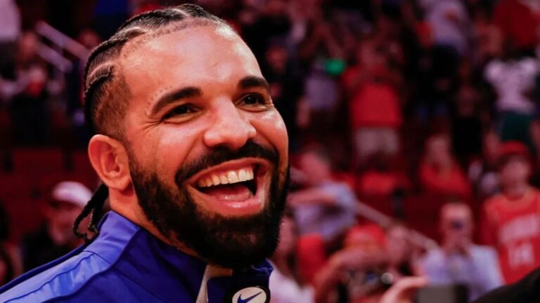 Drake promet 10 000 $ à la gagnante du concours de sosies à Toronto : « J'aime cette ville »