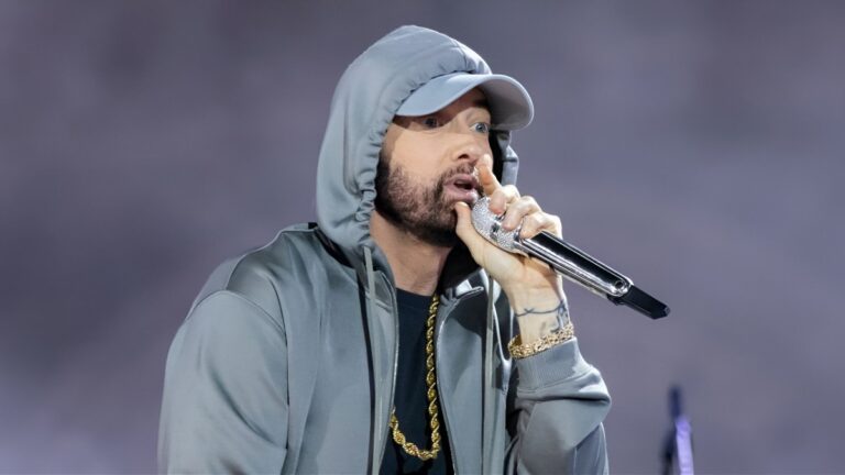 Eminem célèbre le retour de l'un de ses « rappeurs préférés » : « J'attendais ça »